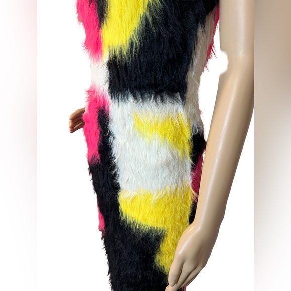 AKIRA NWT Size M Black Pink Yellow Faux Fluffy Fur Sleeveless Mini Dress (0459) - Picture 7 of 13